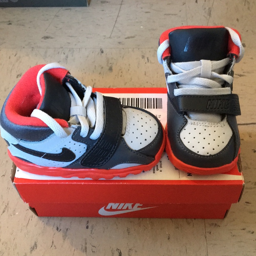 Nike Trainer SC II Baby size 4